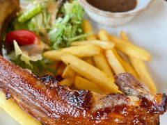 秘制猪肋排配薯条-Supine Bistro溯泮餐厅