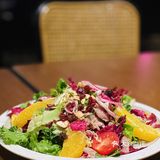 来浦东嘉里城喝红酒吃西餐啦~