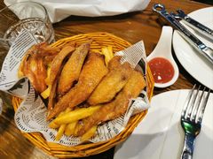 红薯条鸡翅-1886德国汽车餐厅(外滩中央店)