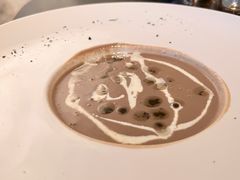 松露蘑菇奶油汤-C&R西班牙餐厅