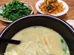 原味过桥米线-滇越乘象云南餐厅(次渠店)