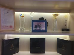 -Bollins波林丝•专研护发中心