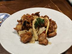 -雀舞云南菜(天津天河城购物中心店)