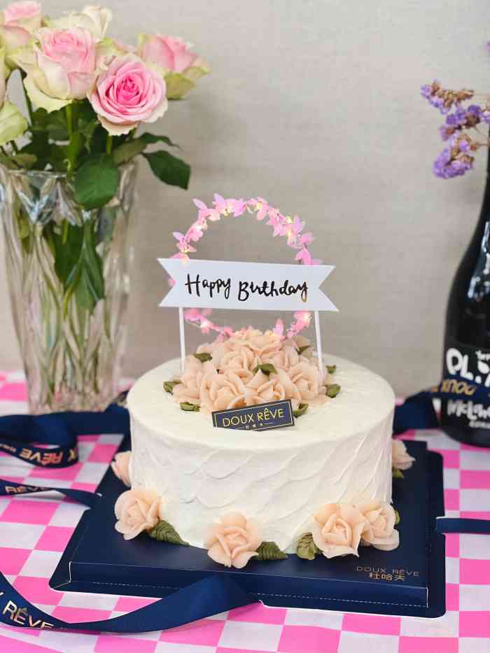 杜哈夫doux r08ve(日月光店)-"看他家评价很好,蛋糕也都很艺术,决定