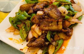 Sauce-Braised Pork with Spicy Sauce