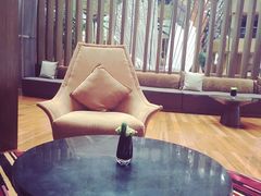 -上海滴水湖皇冠假日酒店