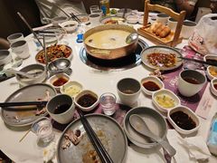 -洪氏嗨捞·广东猪肚鸡·椰子鸡火锅(西咸万象城店)