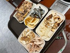 -菌之家·专业纯野生菌火锅·特色炒菌