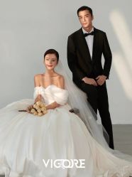 -雪中彩影婚纱摄影·微光艺术中心