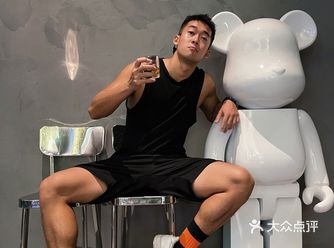 广州探店丨置身在宇宙中的太空威士忌吧