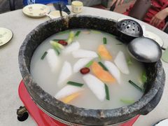 -墨脱石锅椰子鸡•香草鸭•东山羊(大东海店)