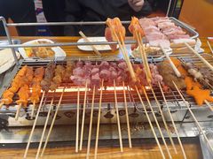 -哈尔滨小酒馆·鲜肉现穿自助烧烤(康新花园店)