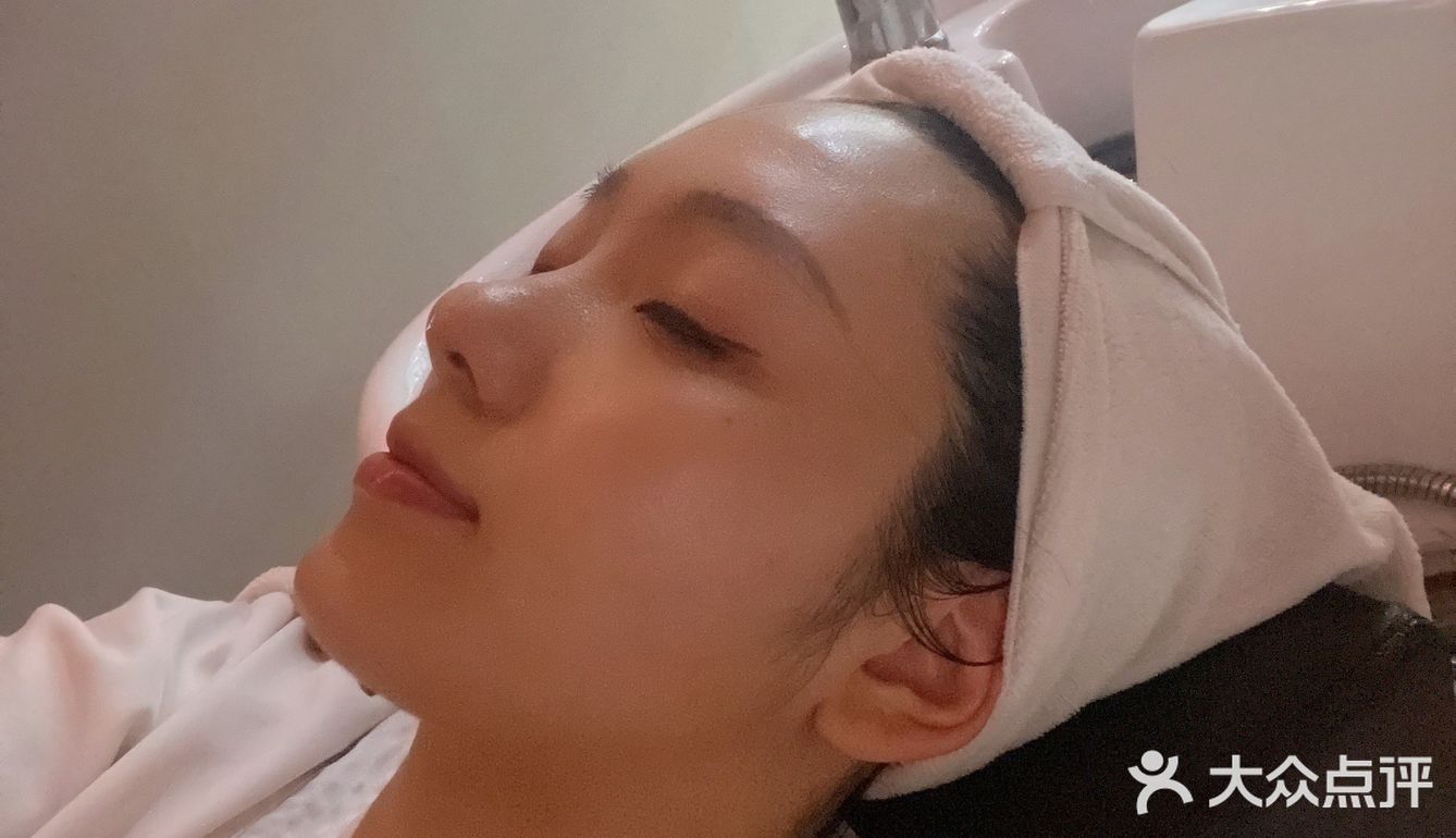 🇫🇷巴黎美人｜喝着香槟的法式美发沙龙🍾️