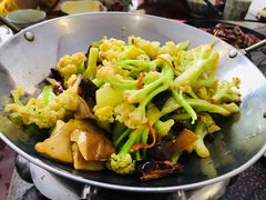 -天天向上素食餐厅(五台山店)