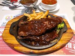铁板黑椒牛仔骨扒-香港新发烧腊茶餐厅(水围店)