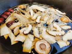 -潘小辣鲜肉老火锅