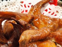 玻璃皮红烧乳鸽-老廣食堂(区庄店)