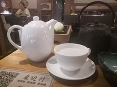 -湊湊火锅·茶憩(恒隆广场店)