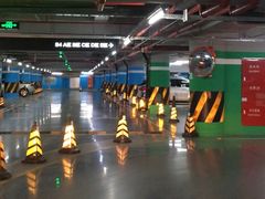 -白玉兰广场停车场