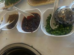 -鲁朗纳麦石锅鸡庄园
