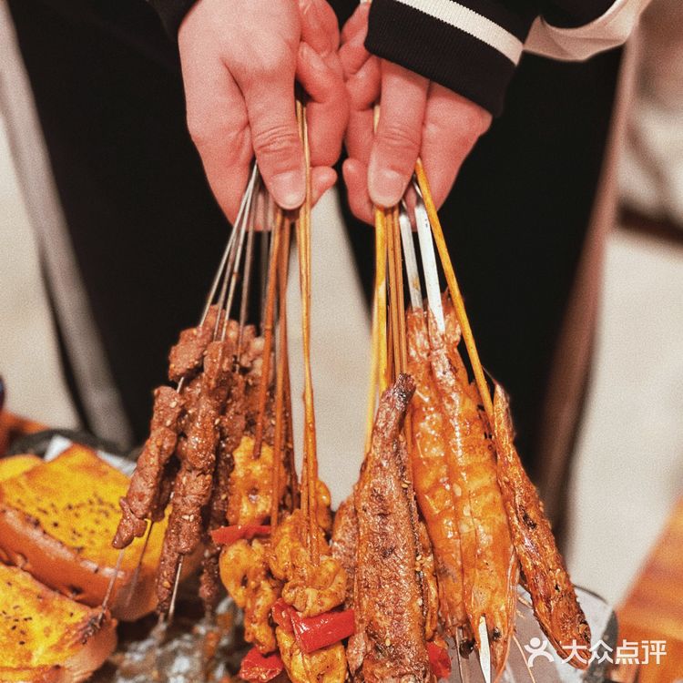 开业就火爆的性价比之王｜东方一串