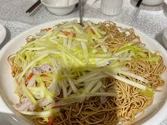 韭黄肉丝两面黄-老人和饭店(打浦路店)