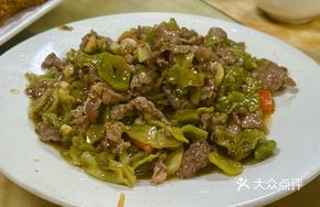 Dried Lettuce and Beef Stir-Fry
