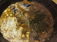 柴锅炖水库鱼-姥家大锅台水库渔家