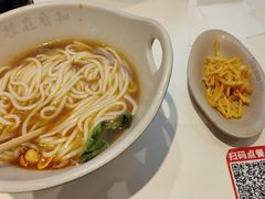 -桂在香知桂林米粉(南岗松雷店)