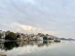 -Lake Shore Hotel & Restaurant