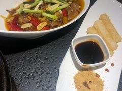 -万重锦·人文川菜馆(骡马市店)