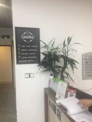 -V8潮牌·接发烫染连锁