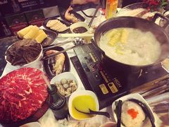 -鲜入围煮花胶鸡海鲜火锅