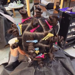 -V HAIR SALON造型