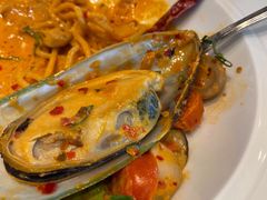 -Chom Cafe and Restaurant