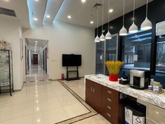 -瑞尔齿科(颐堤港诊所)