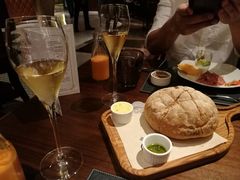 -恰餐厅及酒吧 CHAR Bar & Grill (北京丽都皇冠假日店)