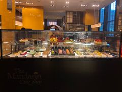 面包甜点陈列柜-广州文华东方酒店·江-由辉师傅主理