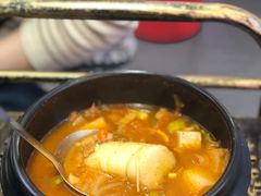 五花肉手工年糕泡菜汤-玄希浪漫厨房·韩料烤肉(湖滨银泰in77店)