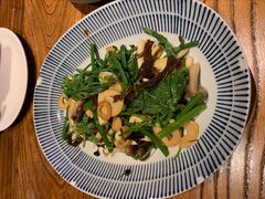 丝瓜尖拌菌菇-中8楼风尚云南菜(颐堤港店)