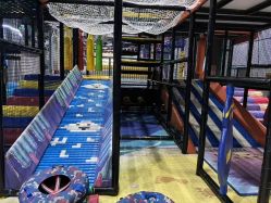 -反弹蹦床公园·亲子乐园·团建·派对(尚品奥莱店)