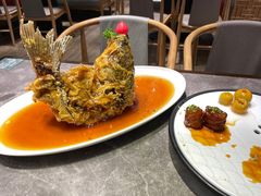 糖醋鲤鱼-闫府私房菜·百年鲁菜(恒隆店)