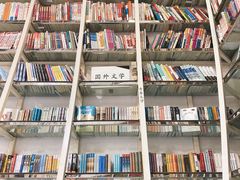 -钟书阁(松江泰晤士小镇店)