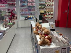 -名创优品(山东青岛华润万象城店)