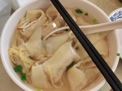 鸡汤三鲜馄饨-王興記(中山路店)