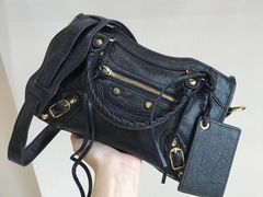 -BALENCIAGA(恒隆广场店)