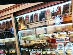 面包甜点陈列柜-嘉华饼屋JOY BAKERY(南屏街店)