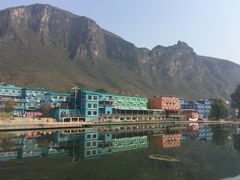 -百里峡七彩艺术小镇