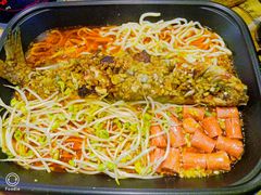 -川渝窈妹纸包鱼·齐齐哈尔烤肉