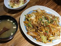 地狱肥牛炒乌冬面-石屋料理(南京西路店)